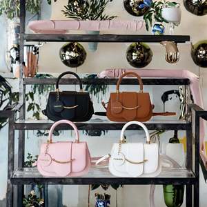 Bolso de viaje moderno con diamantes, múltiples bolsillos y gran capacidad para la correa del hombro. - Product Image 3