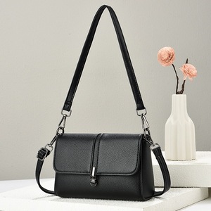 Bolso Pequeño Cuadrado de Tamaño Mediano para Hombro/Bandolera, Forro de Poliéster Beige para Uso Diario, Estilo Invierno 2025 - Product Image 4