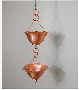 Chaîne de pluie décorative en cuivre artisanale pour gouttière, évacuation des eaux de pluie extérieure, décoration suspendue pour jardin - Product Image 1