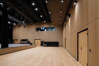 Panneau mural acoustique en bois rainuré, panneau mural acoustique insonorisant, ignifuge, pour hôtel, bureau, auditorium, décoration intérieure
