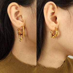 ต่างหูฮักกี้ โลหะผสมสังกะสีสีทอง ดีไซน์หยดน้ำลาวา เครื่องประดับแฟชั่นสำหรับผู้หญิง - Product Image 4