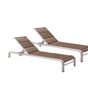 Chaise longue pliable Kerr Discount pour piscine extérieure, en aluminium brun, durable, écologique, style moderne minimaliste - Product Image 3