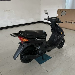 Scooter Yamaha JOG 100cc <span class=keywords><strong>d</strong></span>'<span class=keywords><strong>occasion</strong></span>, <span class=keywords><strong>cyclomoteur</strong></span> à essence <span class=keywords><strong>d</strong></span>'<span class=keywords><strong>occasion</strong></span>, scooter <span class=keywords><strong>d</strong></span>'<span class=keywords><strong>occasion</strong></span> fiable pour les trajets quotidiens et le transport urbain - Product Image 4