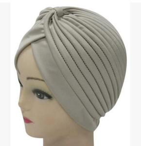 Vente en gros de foulards islamiques musulmans en polyester bon marché, bonnets <span class=keywords><strong>hijab</strong></span>, turbans intérieurs pour femmes, sous-foulards, couvre-chefs - Product Image 1