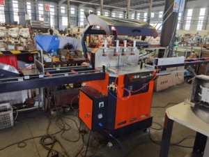 Sierra de corte de rodamientos de motor de cabezal único Eworld Any-Angle de 2.2KW para perfiles de aluminio, maquinaria de alta potencia de 380V para fabricación de ventanas y puertas - Product Image 3