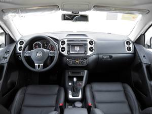 Volkswagen <span class=keywords><strong>Tiguan</strong></span> <span class=keywords><strong>2015</strong></span> Automatique 1.8 TSI Modèle Luxe Quatre Roues Prix Négociable Voiture Inspectée - Product Image 4