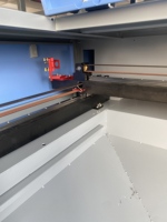 Machine de découpe laser CNC 1600*1000mm 1610 avec dispositif rotatif pour objets ronds, gravure et découpe de bouteilles en verre