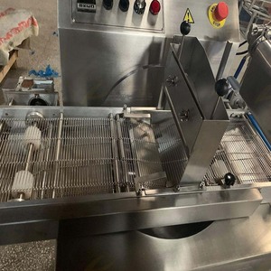 เครื่องเคลือบช็อกโกแลตคุณภาพสูง ขนาดเล็ก พร้อมระบบเทมเปอริ่งและอุโมงค์ทำความเย็น - Product Image 6