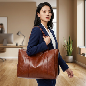 Sacs à bandoulière pour femmes légers en cuir véritable 100% imperméable avec fermeture éclair, pliables, grande capacité, sangle amovible, boutique de mode - Product Image 1