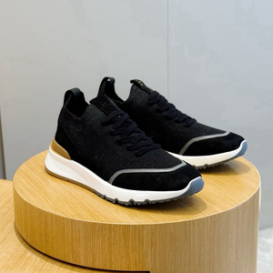 Chaussures de marche confortables pour hommes, authentiques et originales d'Italie, en maille respirante, avec doublure en cuir véritable et empiècements en daim, idéales pour les affaires. - Product Image 1