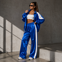 Ensemble décontracté deux pièces en satin pour femme, veste de baseball boutonnée patchwork rouge et blanc, pantalon large à boutons-pression latéraux, style streetwear