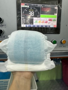 Pañales Desechables para Bebé Sin Químicos de Nuevo Diseño / Pañales para Bebés con Cinta Mágica e Indicador de Humedad y Doble Protección Contra Fugas - Product Image 3