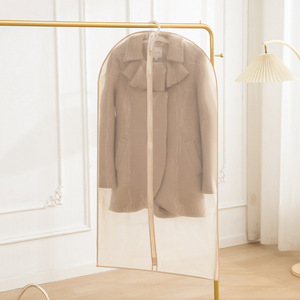 Sac à vêtements multifonctionnel carré moderne en organza et fourrure, compressé <span class=keywords><strong>sous</strong></span> <span class=keywords><strong>vide</strong></span>, avec <span class=keywords><strong>housse</strong></span> anti-poussière pour rangement dans le salon et utilisation en <span class=keywords><strong>voyage</strong></span> - Product Image 3