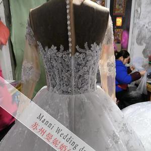 Nuevo Vestido de Novia de Lujo Moderno de Talla Grande, Estilo Princesa, con Mangas Largas, Encaje, Cuentas y Perlas - Product Image 3