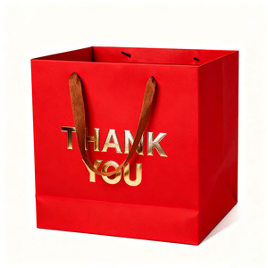 Sacs <span class=keywords><strong>en</strong></span> carton carrés imprimés <span class=keywords><strong>en</strong></span> gros, sacs cadeaux pour petites entreprises, écologiques, <span class=keywords><strong>en</strong></span> matériaux recyclés, logo personnalisé, vêtements à prix abordable - Product Image 1