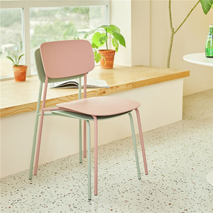 Chaise <span class=keywords><strong>de</strong></span> salle à manger moderne <span class=keywords><strong>de</strong></span> style nordique pour adultes, pliable, en plastique épais avec dossier, pour la maison, l'hôtel, la villa, chaise en plastique PP - Product Image 5
