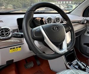 <span class=keywords><strong>Mini</strong></span> voiture électrique pour adultes Voiture électrique compacte avec batterie longue durée Intérieur confortable et design écologique - Product Image 4