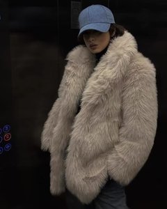 Cappotto <span class=keywords><strong>Invernale</strong></span> Lungo da Donna in Pelliccia Sintetica di Volpe, Giacca Morbida in Stile Comodo e Rilassato, Capospalla Caldo e Spesso, Casual, Fashion, di Lusso ed Elegante - Product Image 2