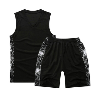 Uniforme de basket-ball personnalisé pour jeunes, ensemble de basket-ball fitness confortable de dernière conception, uniforme sublimé imprimé - Product Image 5