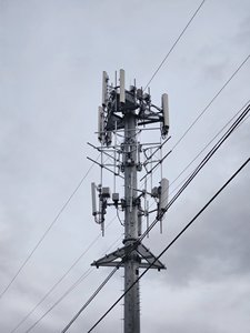 Tour de télécommunication monopôle en acier galvanisé à chaud de haute qualité Q345, 10-100 m, idéale pour la communication - Product Image 3