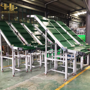 Système de convoyeur à bande inclinée à crampons pour le levage et le transport stable de matériaux en vrac dans les lignes de production alimentaire et d'emballage - Product Image 6