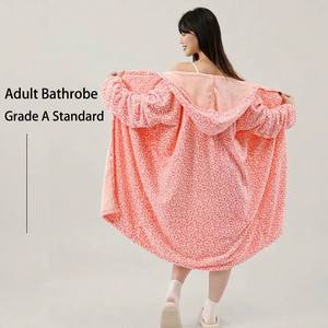 Nuevo Albornoz de Felpa Coral con Capucha y Estampado de Leopardo, Personalizado OEM, para Todas las Estaciones, Grueso, Absorbente, de Manga Larga, para Mujer - Product Image 2