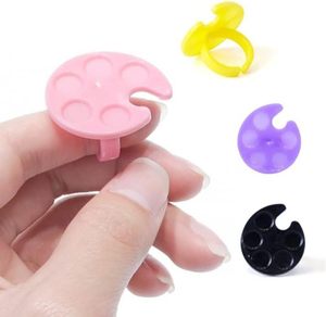 Placa de maquillaje de paleta de Arte de uñas de colores mezclados con hoja curva para esmalte de uñas bandeja de anillo de plástico para dedo usable - Product Image 1