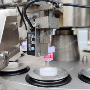 Machine automatique de remplissage et de scellement de tubes en usine Machine de remplissage de tubes en plastique <span class=keywords><strong>alu</strong></span> souple lotion pour tuyaux en plastique - Product Image 4