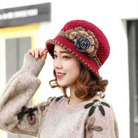Topi Rajut Bunga Poliester Kancing Anti Angin Penghangat untuk Wanita Paruh Baya dan Lansia, Topi Ibu