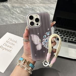 Accessoires électroniques : <span class=keywords><strong>Coque</strong></span> de téléphone papillon <span class=keywords><strong>avec</strong></span> <span class=keywords><strong>dragonne</strong></span> pour <span class=keywords><strong>iPhone</strong></span> 15 <span class=keywords><strong>Pro</strong></span> Max, 16, 14 Plus, 13, 12, <span class=keywords><strong>11</strong></span> – Idéale pour filles et femmes - Product Image 4
