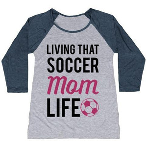 Maglietta da Baseball Tri-Blend femminile che vive quella vita di mamma calcio - Product Image 1
