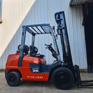 Chariot élévateur d'occasion Toyota FGZN35 de marque japonaise, 4,5 tonnes, moteur essence/GPL testé et inspecté, inspection vidéo, 0-2000 heures de fonctionnement - Product Image 2