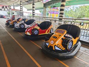Voiture de collision électrique 48V en fibre de verre pour parcs d'attractions intérieurs, aires de jeux et centres commerciaux - Product Image 5
