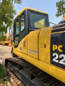 Excavatrice sur chenilles Komatsu PC220 d'occasion, 22 tonnes, excavatrice japonaise d'origine en bon état de marche, vendue à bas prix - Product Image 2