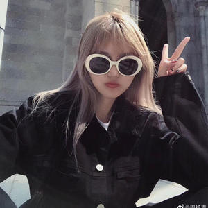 Lunettes de soleil ovales élégantes pour femmes, protection UV400, verres en PC, monture rouge, lunettes de soleil tendance pour les voyages en plein air et la scène - Product Image 3