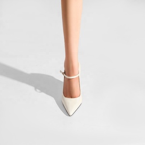 Escarpins Mary Jane à <span class=keywords><strong>talon</strong></span> compensé de 10,5 cm, à bout pointu, ornés de strass brillants personnalisés, pour <span class=keywords><strong>femme</strong></span> |   Robe tendance et confortable OEM/ODM - Product Image 2