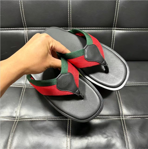 high quality retro men's slide slippers Anti-Slippery men's Flip-Flops slipper Classic luxury women designer slippers - Product Image 1
