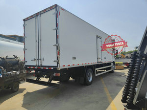 Camion frigorifique ISUZU GIGA FTR 10 tonnes <span class=keywords><strong>pour</strong></span> le <span class=keywords><strong>transport</strong></span> de produits alimentaires, jus, films, médicaments - Product Image 4