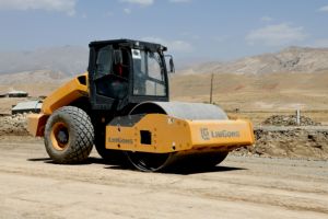 Nouveau rouleau compresseur routier Liugong 33 tonnes à double entraînement 6633E à vendre - Product Image 5