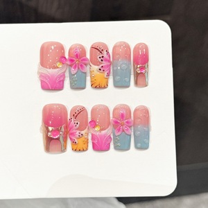 <span class=keywords><strong>Uñas</strong></span> postizas cortas reutilizables <span class=keywords><strong>de</strong></span> cobertura completa francesa, hechas a mano, con diseño 3D <span class=keywords><strong>de</strong></span> mariposa y flor, degradado rosa y azul, con diamantes <span class=keywords><strong>de</strong></span> imitación PMMA. - Product Image 1