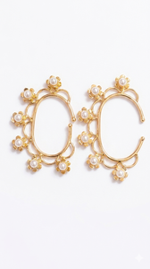 Pendientes de Oreja con Perlas Doradas y Flores |   Elegantes Pendientes de Flores |   Pendientes de Novia, Sin Perforación - Product Image 6