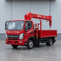 Camion-grue de levage de poteaux pour l'installation de lignes électriques et l'ingénierie des réseaux électriques ruraux