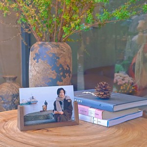 Tại chỗ màu đen óc chó sồi hình chữ U dẫn đèn lịch DIY Acrylic USB giao diện ảnh gỗ thủ công mỹ nghệ - Product Image 3