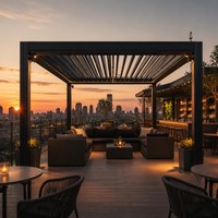 Pergola en aluminium entièrement automatique SOL, auvent extérieur motorisé à toit à lames orientables, gazebo imperméable pour une vie moderne en plein air