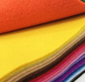 Feuilles de feutre coloré non tissé en polyester aiguilleté, épaisseur 1mm-5mm, pour artisanat et <span class=keywords><strong>décoration</strong></span> DIY, vente en gros - Product Image 4