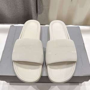 Zapatos de Hombre de Lujo, Diseño de Alta Calidad, Cuero Genuino, Sandalias Planas para Mujer, Pantuflas Casuales de Playa y Exteriores con Suela de Goma - Product Image 1