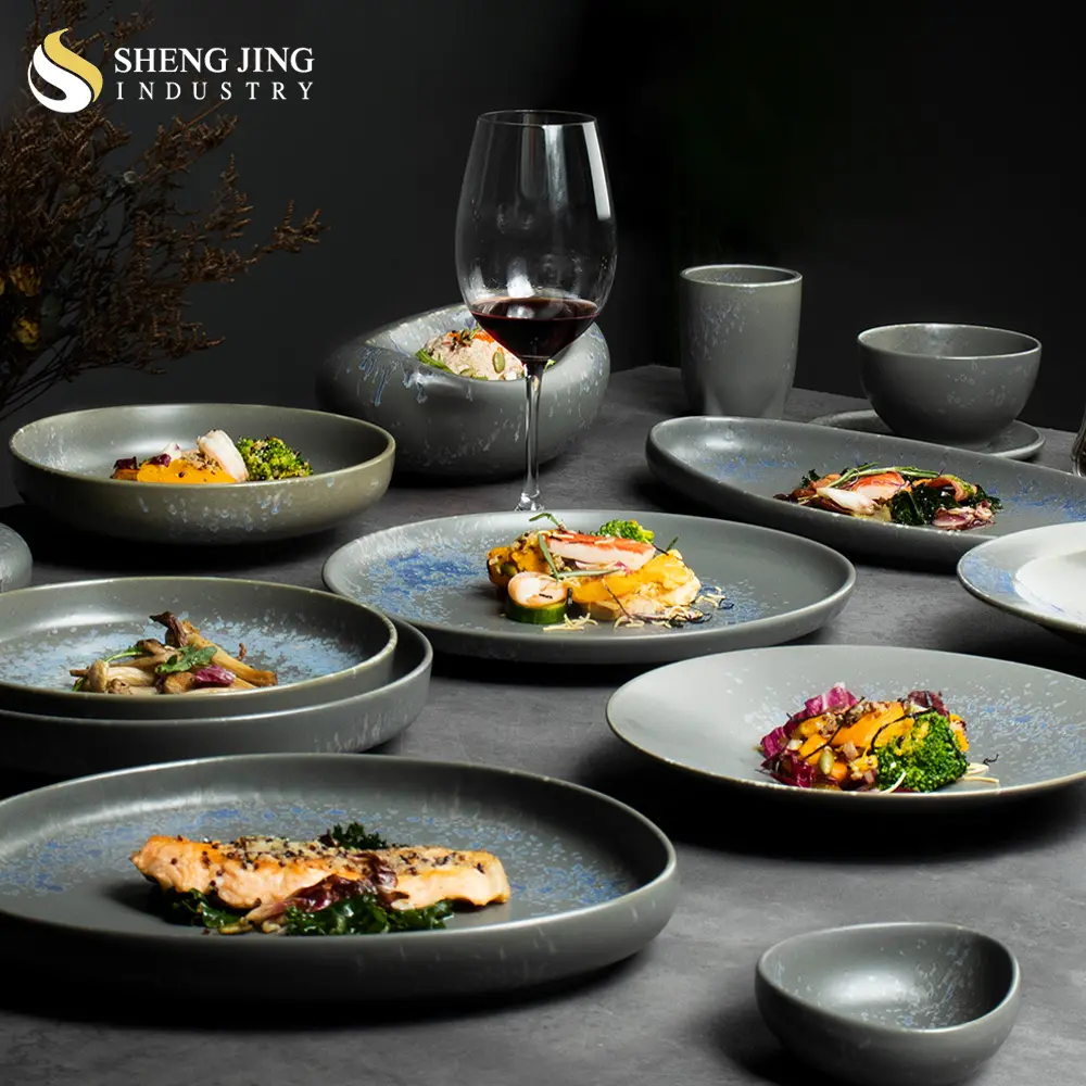 Shengjing Vintage Oven Grey Gespikkelde Keramische Plaat Set Serviesgoed Restaurant Hotel Op Maat Onregelmatig Servies Porseleinen Servies