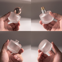Usine accepter Logo personnalisé bouchon sphéroïdal avec pompe pulvérisateur 30ml 50ml 100ml bouteille de parfum en verre vide