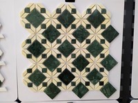 Mosaïques en pierre de marbre vert et de marbre beige de forme diamant et carrée avec stocks disponibles