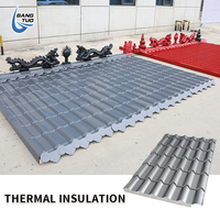 Panneaux sandwich de toiture en mousse d'aluminium PU Matériaux de construction Panneau isolant en polyuréthane Tuiles métalliques pour toiture résidentielle